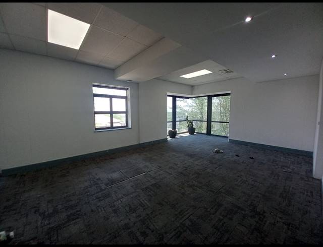 409M² OFFICE TO LET IN BRYANSTON